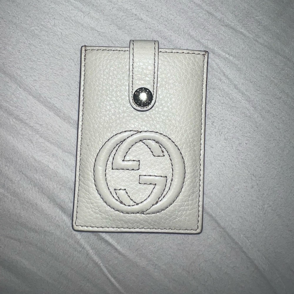 Creamy white Gucci card holder